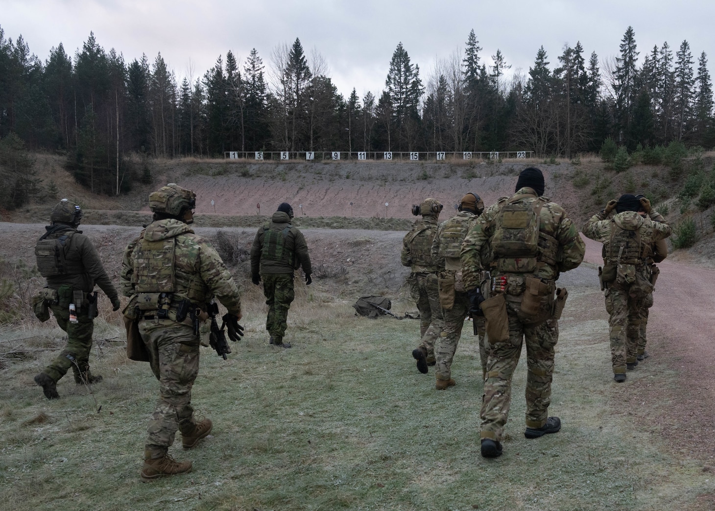 U.S. Navy EOD technicians and Finnish Navy sailors conduct a live-fire exercise in Finland during Freezing Winds 25 on Nov. 25, 2025.