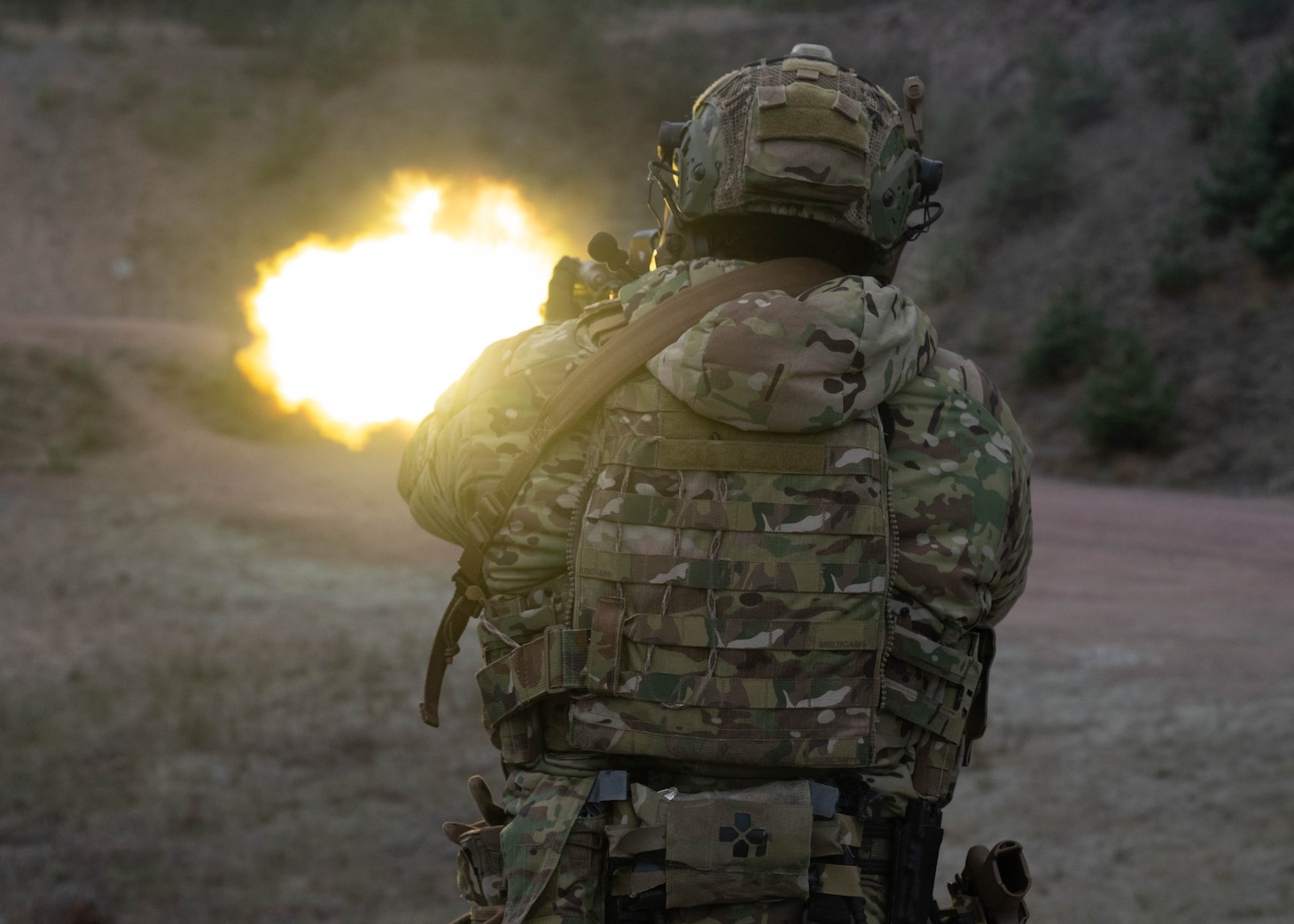U.S. Navy EOD technicians and Finnish Navy sailors conduct a live-fire exercise in Finland during Freezing Winds 25 on Nov. 25, 2025.