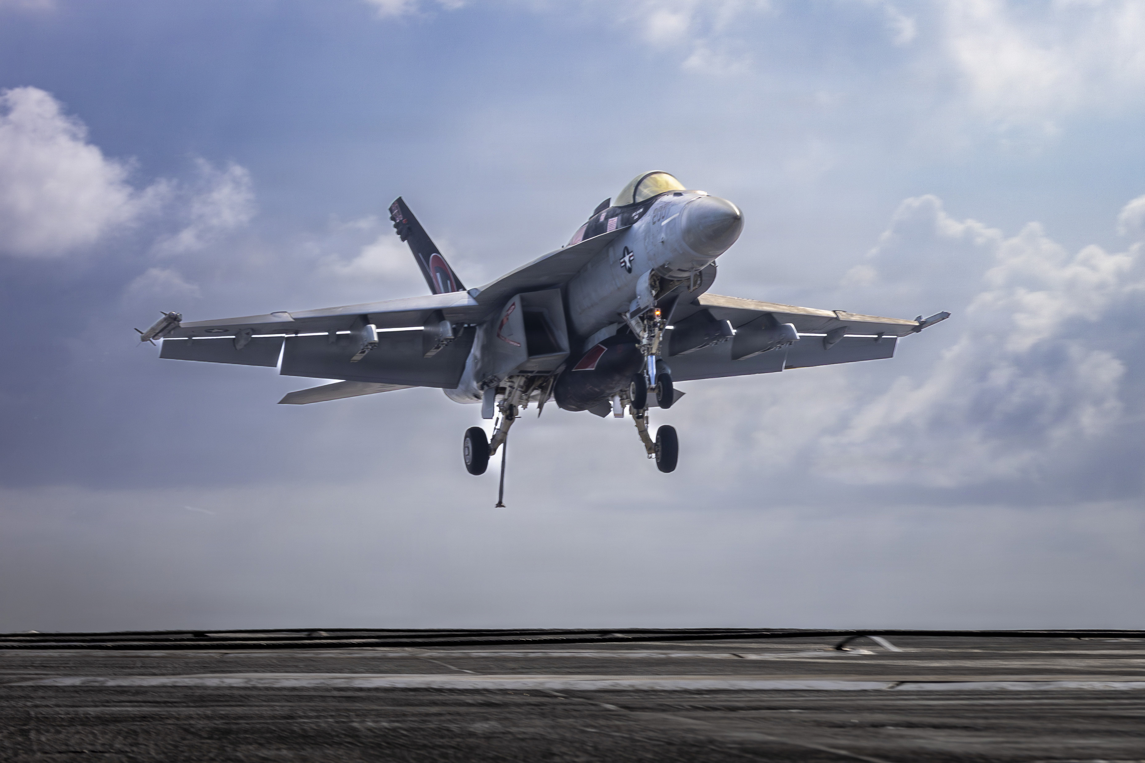 USS Abraham Lincoln conducts flight ops in South China Sea
