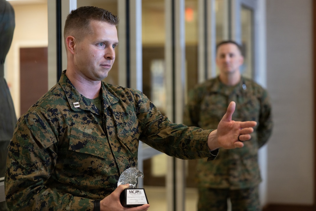 Marine Forces Reserve Chaplain receives Distinguished Service Award