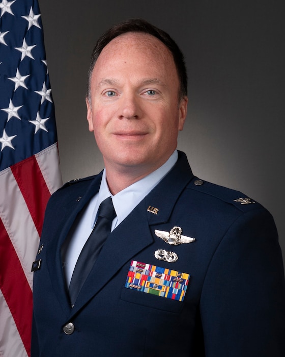 Official portrait of Col. Timothy Strouse