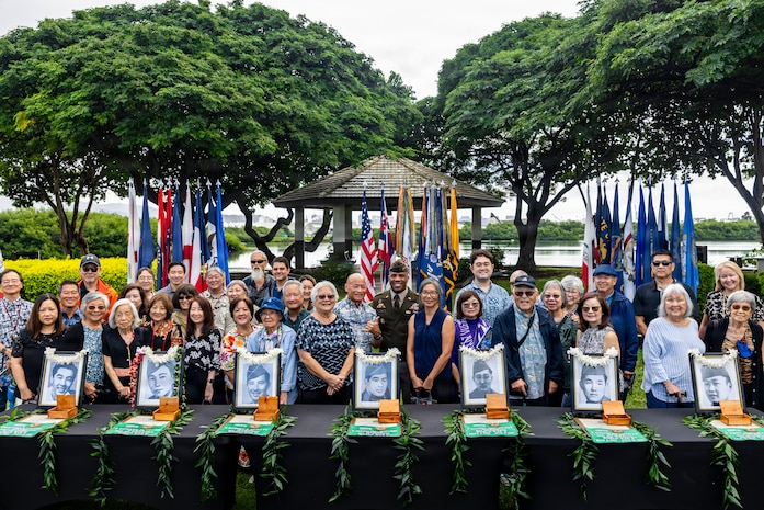 Family and friends attend a posthumous commission ceremony at Ke’ehi Lagoon Memorial State Park, Honolulu, Hi., Jan. 26, 2026. The ceremony was held to posthumously commission University of Hawaii ROTC cadets who died in combat during WWII. (U.S. Army photo by Pfc. Peter Bannister)