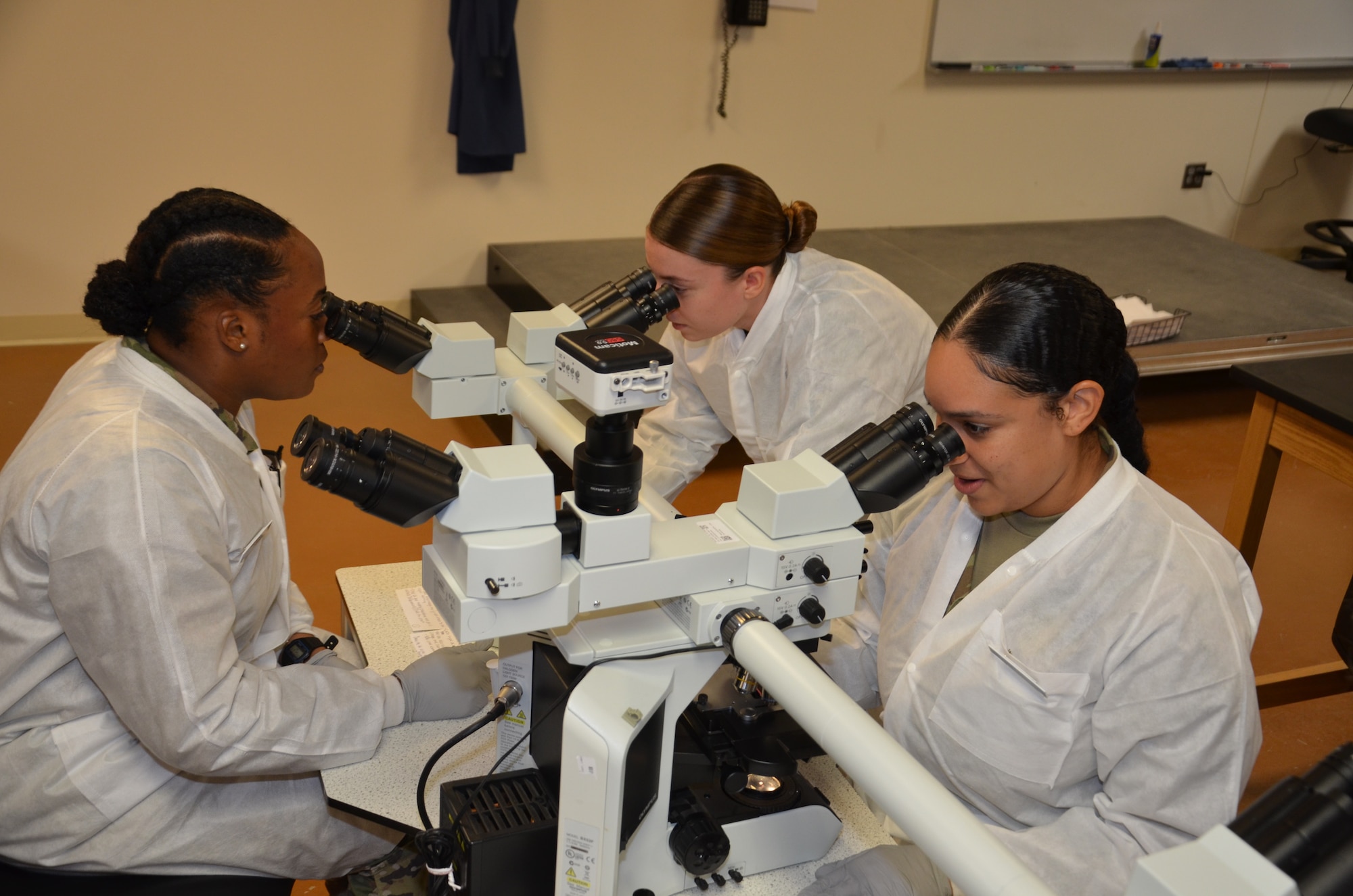 Military medical laboratory technicians serve a critical role in patient care. Although mostly behind the scenes, they play a large part in helping physicians diagnose and treat patients. Medical Laboratory students in the Amy, Navy, and Air Force receive training at the Medical Education and Training Campus on Joint Base San Antonio-Fort Sam Houston, Texas. (Photo by Lisa Braun)
