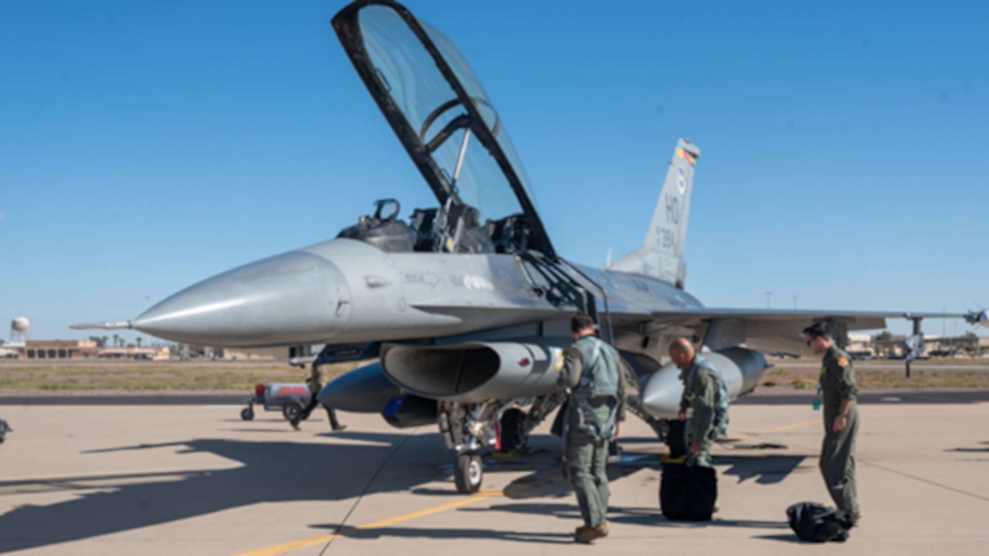 U.S. Air Force pilot prepares to take off in an F-16 Fighting Falcon assigned to Holloman Air Force Base as part of a joint training exercise, Jan. 27, 2026, at Luke Air Force Base, Arizona. F-16 and F-35 Lightning II pilots both emphasize the value of training together, noting that these missions enhance trust, communication and shared understanding of each aircraft’s role in combat. Mission planning and execution require constant collaboration, reinforcing procedures that will be essential during future forward deployments.