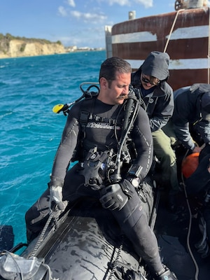 Senior Chief Constructionman Keith Reed, a master diver  assigned to Underwater Construction Team One (UCT 1) Construction Dive Detachment Bravo (CDD/B), prepares to dive in the Sea of Crete Dec. 4, 2025.