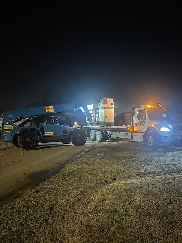 VICKSBURG, Miss – Working in coordination with the Federal Emergency Management Agency (FEMA), the Mississippi Emergency Management Agency (MEMA) and local partners, U.S. Army Corps of Engineers (USACE) crews are installing emergency power generators to support Mississippi communities impacted by the January 2026 winter storm. 

Shortly after midnight, USACE Temporary Emergency Power Planning and Response Team (PRT) members and contracted crews completed the first installation of an emergency power generator at a warming shelter and emergency services facility in New Albany, Mississippi.