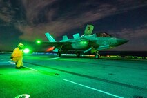 A U.S. Marine Corps F-35B Lightning II with Marine Fighter Attack Squadron (VMFA) 122, 11th Marine Expeditionary Unit, initiates launch from Wasp-class amphibious assault ship USS Boxer (LHD 4), in the Pacific Ocean, Jan. 27, 2026.