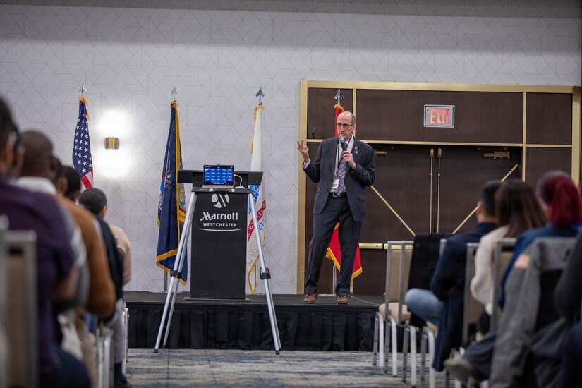 Army Reserve promotes connection during Yellow Ribbon Event