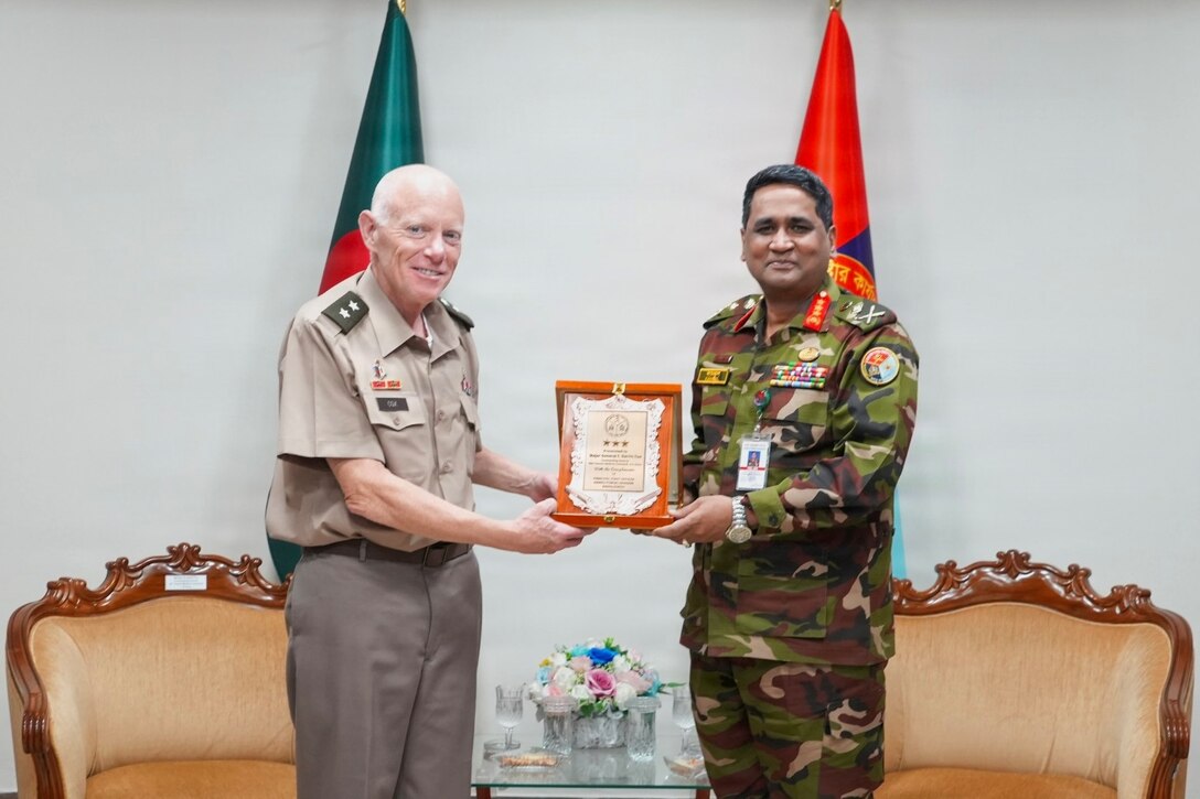 U.S. Army Maj. Gen. E. Darrin Cox, 18th Theater Medical Command commander, meets with Bangladesh Armed Forces Division Principal Staff Officer Lt. Gen. S M Kamrul Hassan in Dhaka, Bangladesh, Jan. 20, 2026.