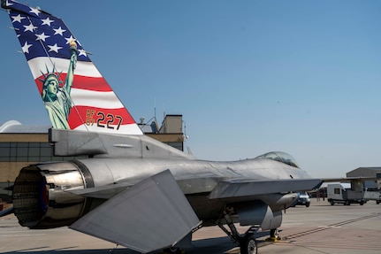F16