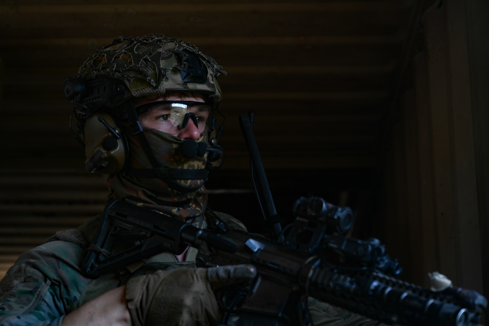 A Czech Republic special operations forces member participates in close-quarters battle training during exercise Emerald Warrior Spiral at Hurlburt Field, Florida, June 8, 2026.