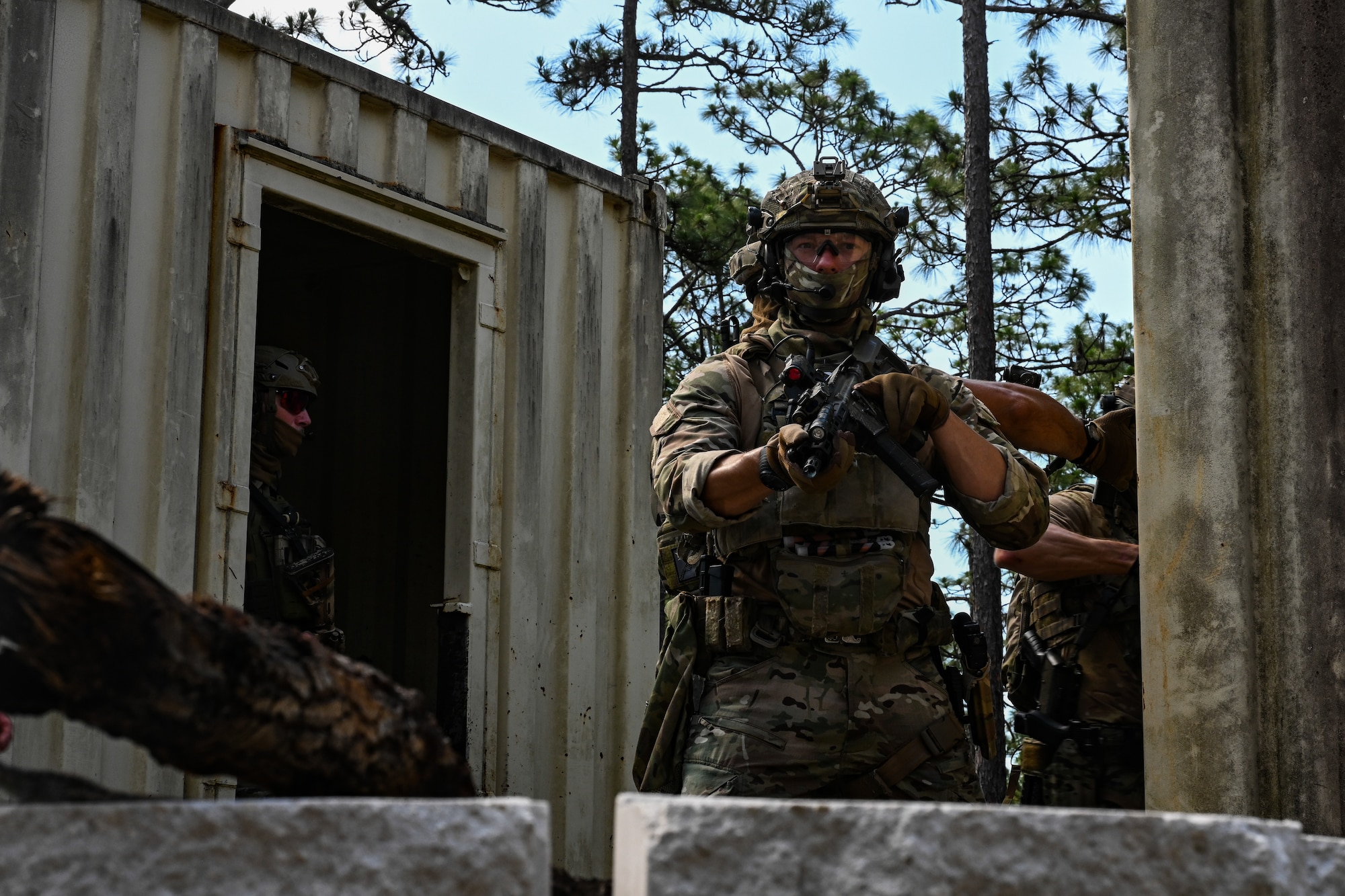 A Czech Republic special operations forces member participates in close-quarters battle training during exercise Emerald Warrior Spiral at Hurlburt Field, Florida, June 8, 2026.