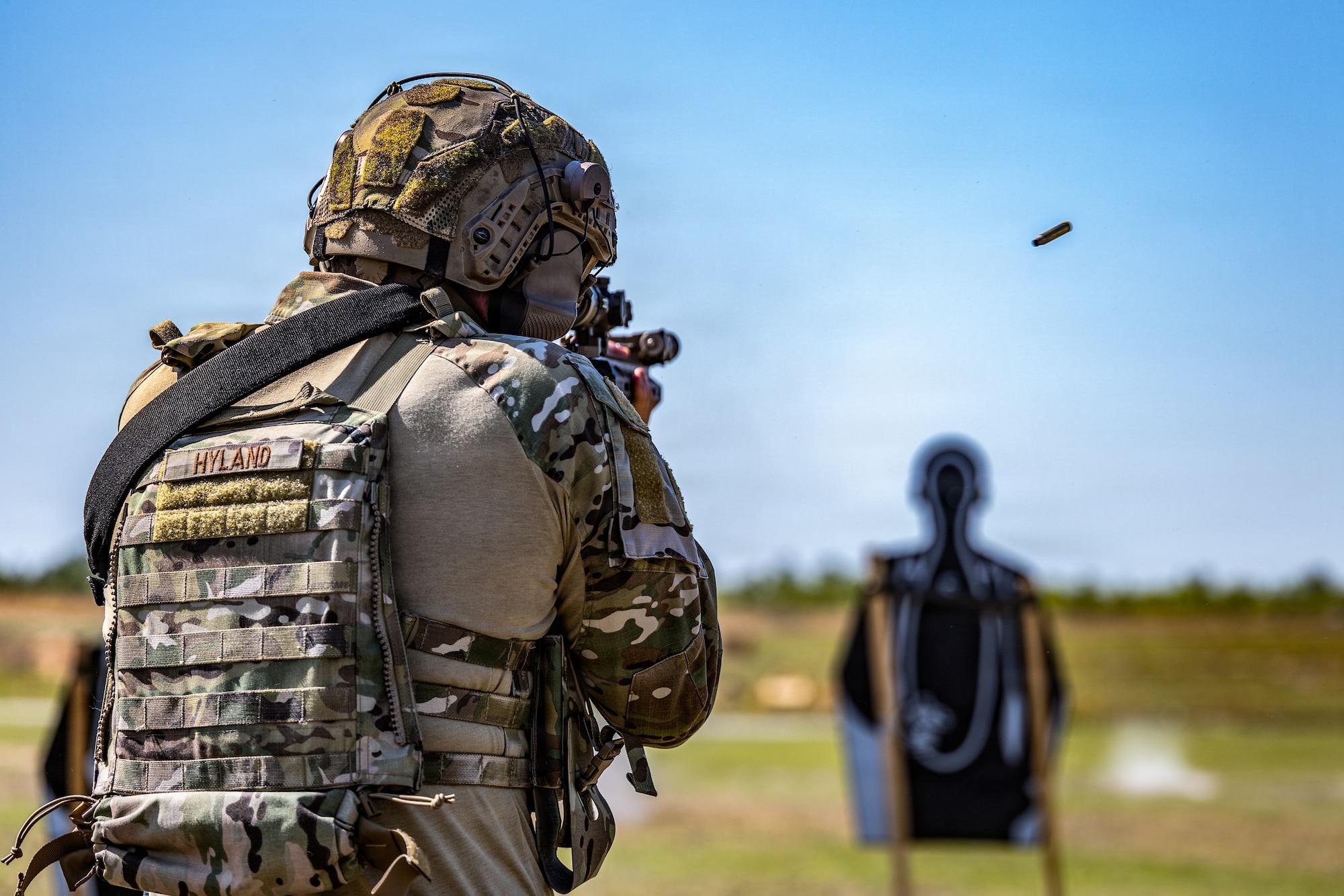 U.S. Air Force Airmen assigned to the 14th Air Support Operations Squadron participate in advanced engagement training at Fort Bragg, North Carolina, April 15, 2026