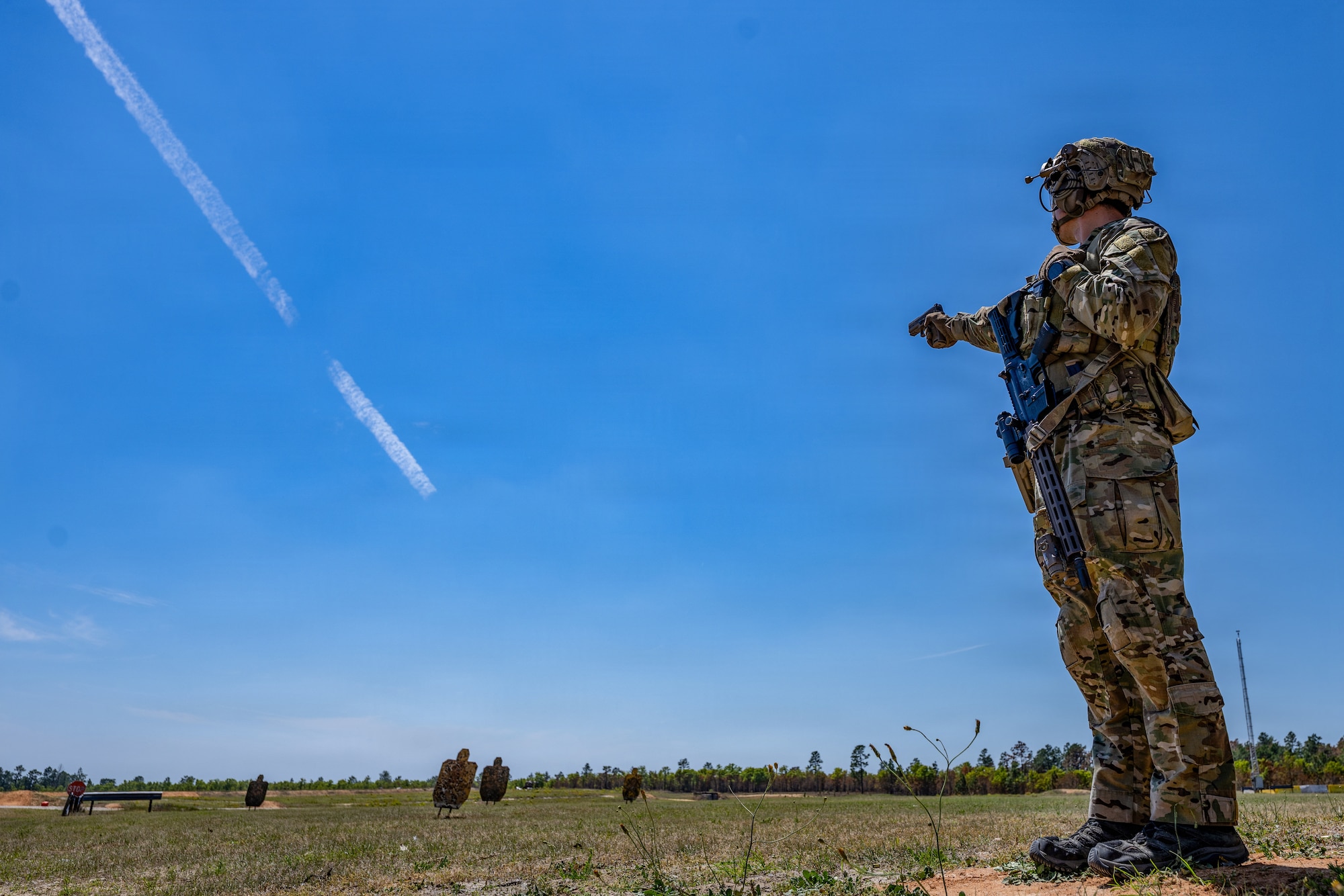 U.S. Air Force Airmen assigned to the 14th Air Support Operations Squadron participate in advanced engagement training at Fort Bragg, North Carolina, April 15, 2026