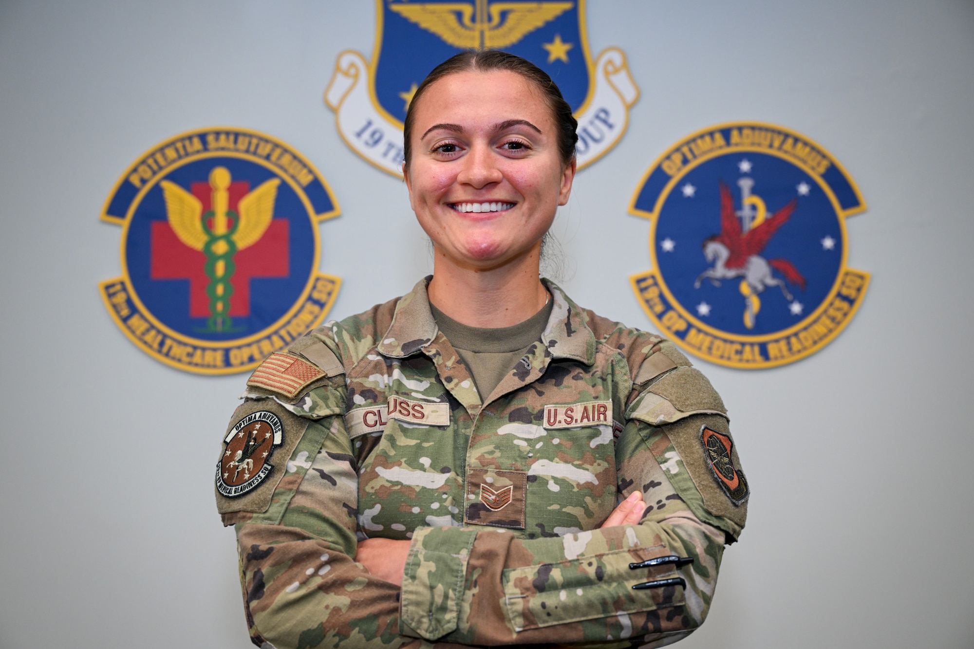 Service members serve