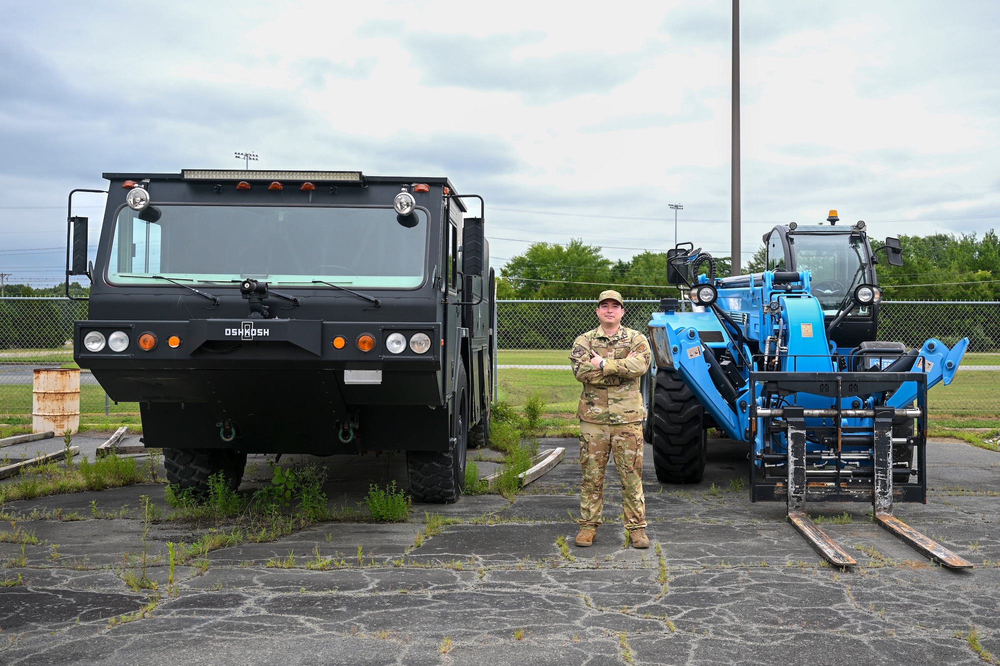 Service members serve
