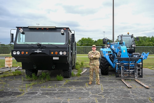 Service members serve