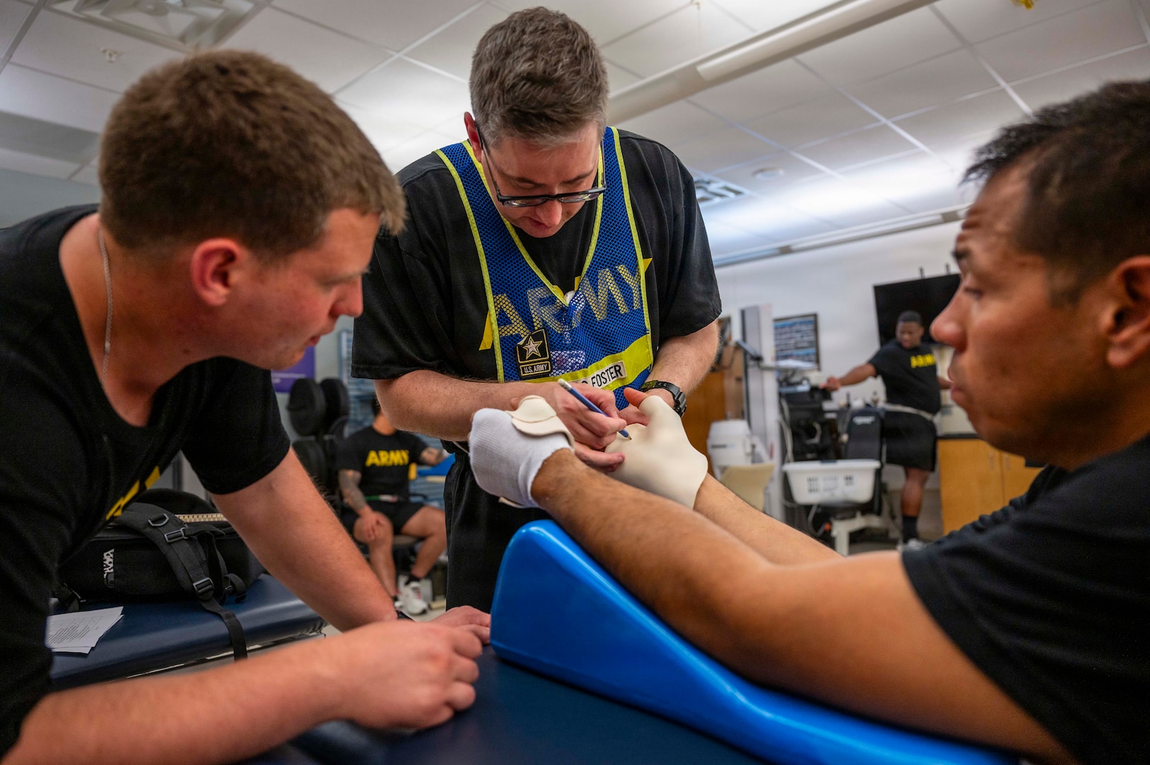 METC Occupational Therapy Assistant students create custom splints
