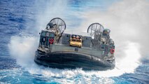 anding Craft, Air Cushion (LCAC) 81, attached to Assault Craft Unit (ACU) 5, approaches Wasp-class amphibious assault ship USS Essex (LHD 2) during LCAC operations at Exercise Rim of the Pacific (RIMPAC) 2026, July 11, 2026.