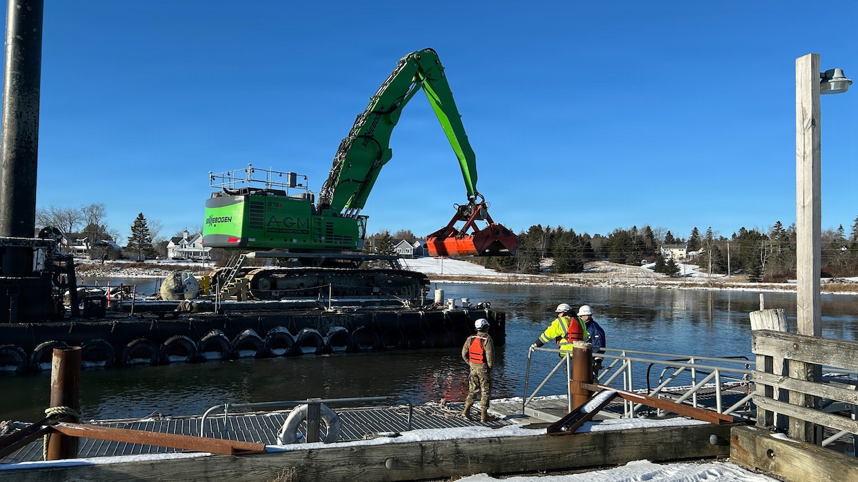 USACE New England District contractor, AGM Marine Contractors, perform dredging operations in the Narraguagus River.
