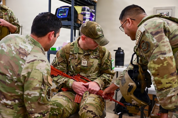 Image of a group of Airmen training.