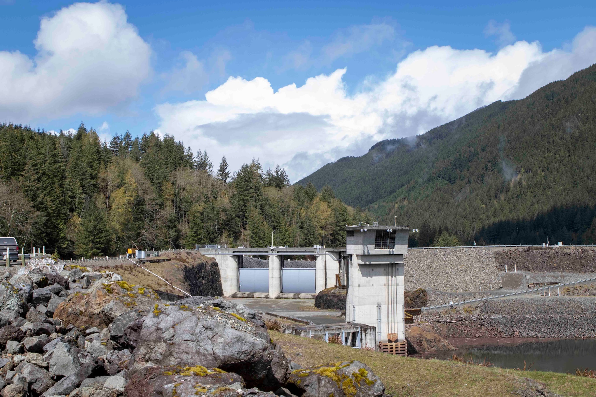 Photo of Howard A. Hansom Dam.