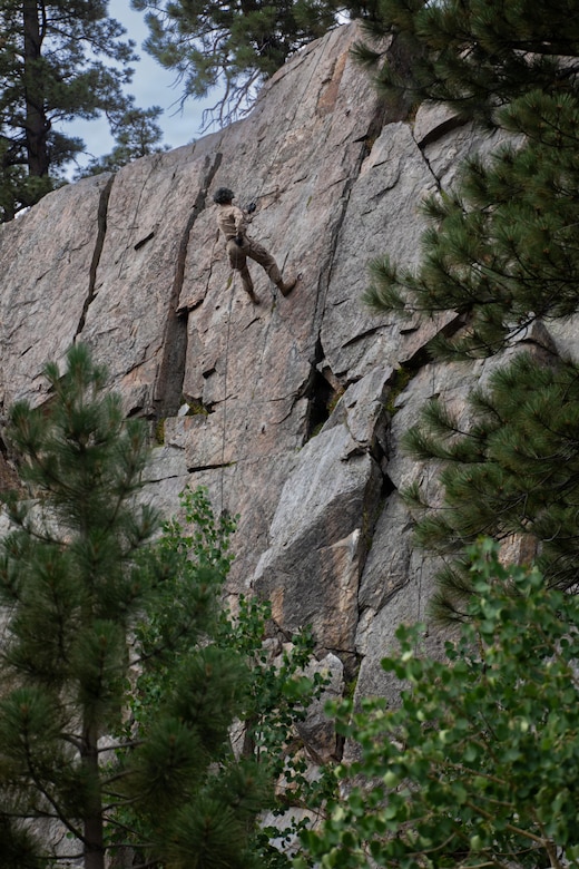MTX 26-3 | 3/25 Conducts a Rappelling Course