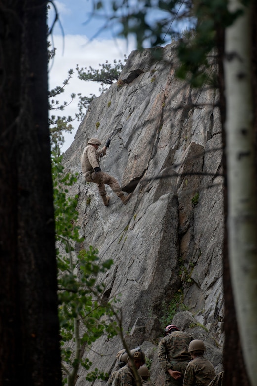 MTX 26-3 | 3/25 Conducts a Rappelling Course