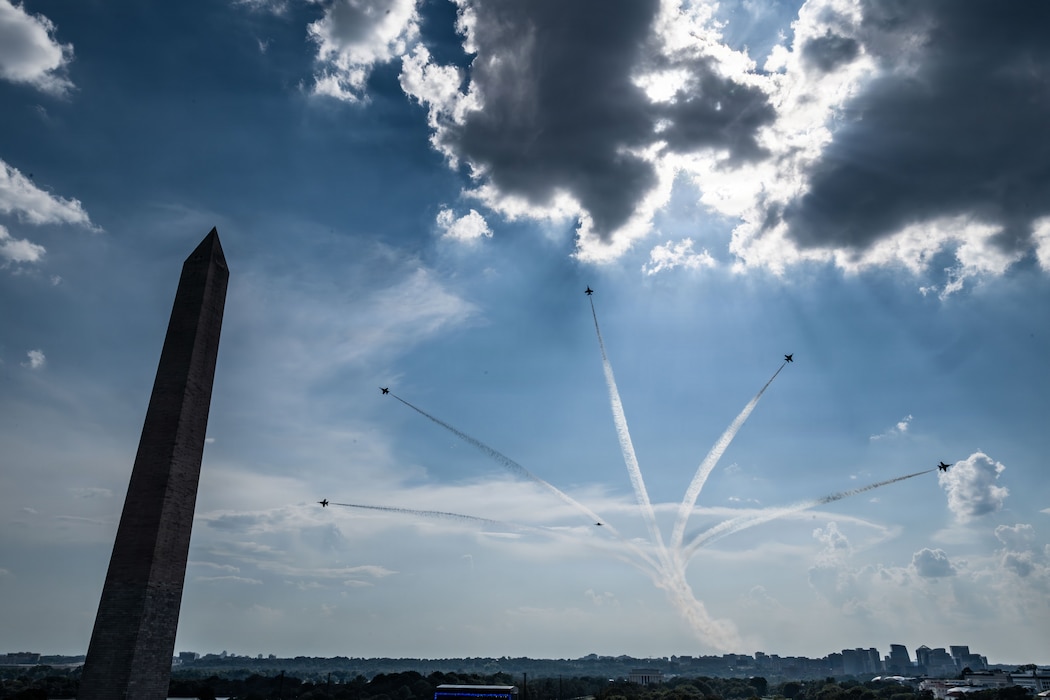 The U.S. Air Force Air Demonstration Squadron, the Thunderbirds, perform during the Salute to America celebration at Washington, D.C., July 4, 2026. The demonstration supported the nationwide observance of America’s 250th anniversary. (U.S. Air Force photo by Staff Sgt. Katharine Winchell)