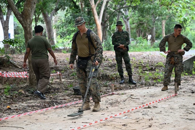 U.S., Canadian, Thai Navies Sharpen Maritime Capabilities During Exercise CARAT Thailand
