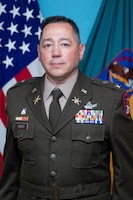 COL Christopher Stutz, Commander, 100th MDB, USASMDC, 8x10, 300dpi