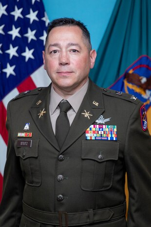 COL Christopher Stutz, Commander, 100th MDB, USASMDC, 8x10, 300dpi