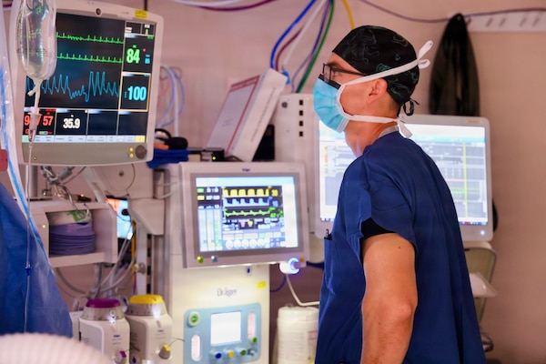 Lt. Tristan McLean Loesberg, a staff anesthesiologist assigned to Navy Medicine Readiness and Training Command Twentynine Palms, provides anesthesia care during surgery at Naval Hospital Twentynine Palms, California, May 7, 2026. Anesthesiologists play a critical role in ensuring patient safety while supporting surgical readiness and the delivery of high-quality care. (U.S. Navy photo by Christopher Jones, NH/NMRTC Twentynine Palms public affairs officer).