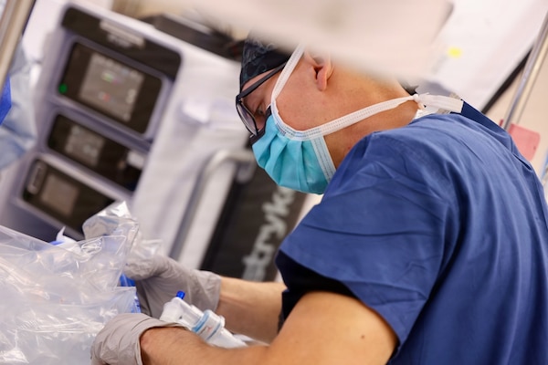 Lt. Tristan McLean Loesberg, a staff anesthesiologist assigned to Navy Medicine Readiness and Training Command Twentynine Palms, provides anesthesia care during surgery at Naval Hospital Twentynine Palms, California, May 7, 2026. Anesthesiologists play a critical role in ensuring patient safety while supporting surgical readiness and the delivery of high-quality care. (U.S. Navy photo by Christopher Jones, NH/NMRTC Twentynine Palms public affairs officer).