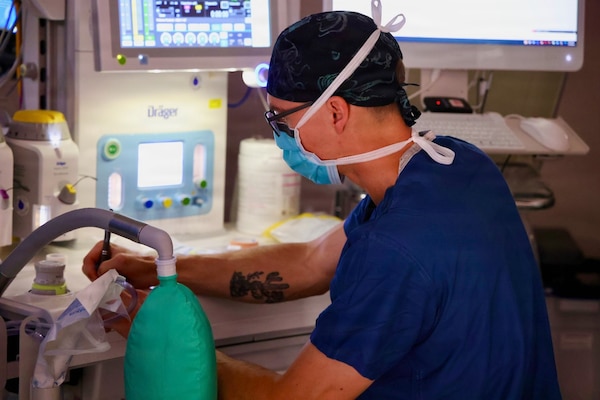 Lt. Tristan McLean Loesberg, a staff anesthesiologist assigned to Navy Medicine Readiness and Training Command Twentynine Palms, provides anesthesia care during surgery at Naval Hospital Twentynine Palms, California, May 7, 2026. Anesthesiologists play a critical role in ensuring patient safety while supporting surgical readiness and the delivery of high-quality care. (U.S. Navy photo by Christopher Jones, NH/NMRTC Twentynine Palms public affairs officer).