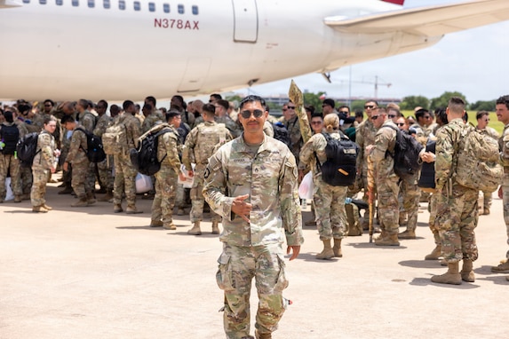 Army Reserve Soldiers from 319th Expeditionary Signal Battalion return home after hostile CENTCOM deployment