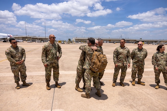 Army Reserve Soldiers from 319th Expeditionary Signal Battalion return home after hostile CENTCOM deployment