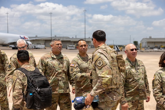 Army Reserve Soldiers from 319th Expeditionary Signal Battalion return home after hostile CENTCOM deployment