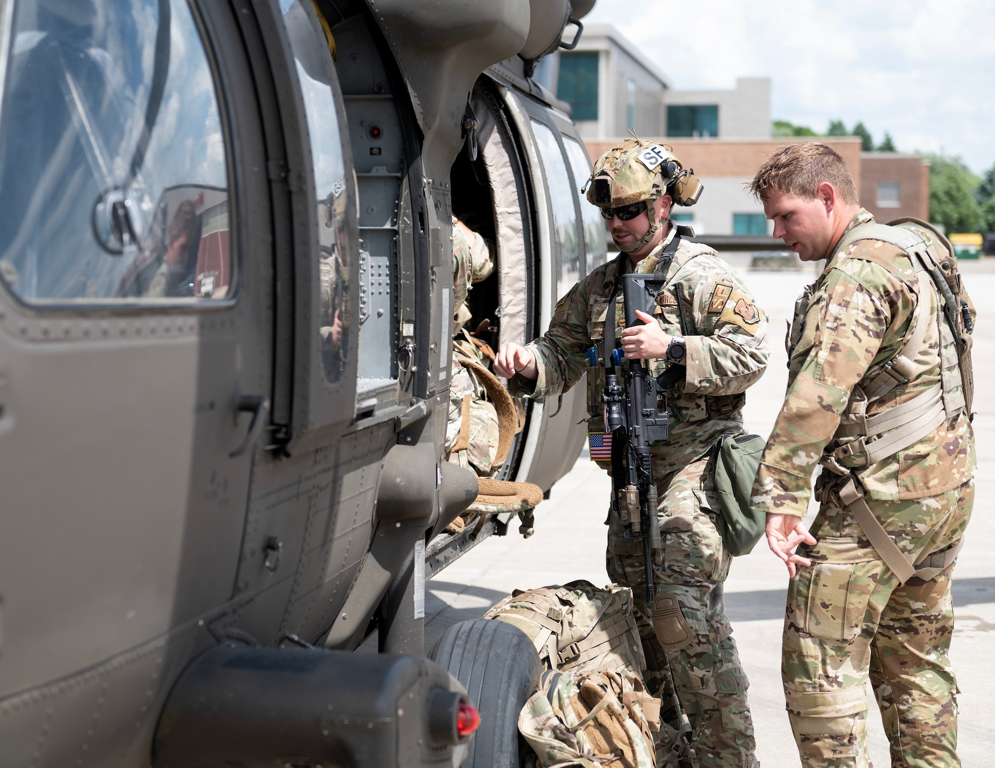 U.S. Army Soldiers from the Alpha Company, 2nd Assault Helicopter Battalion, 147th Aviation Regiment, Minnesota National Guard, give a safety brief about the UH-60 Black Hawk helicopter in St. Paul, Minn., June 10, 2026.