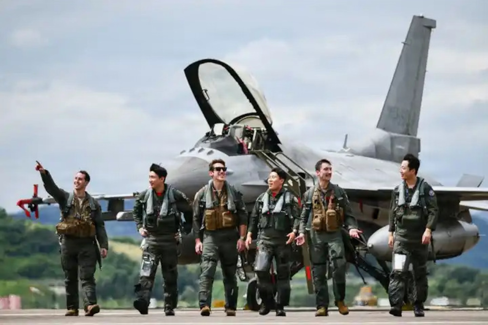 U.S. Air Force and Republic of Korea Air Force Airmen walk together after a flight during Buddy Squadron 26-3. (Courtesy Photo)