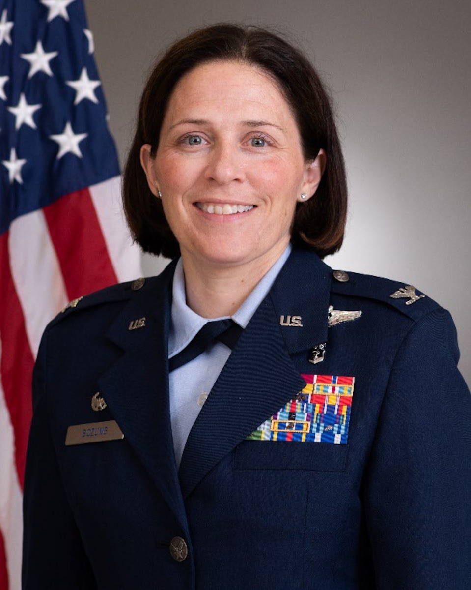 This is the official portrait of Col. Tracy Bozung.