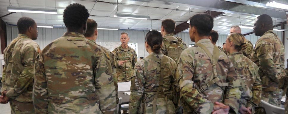 Senior military leaders observe Army Reserve finance exercise