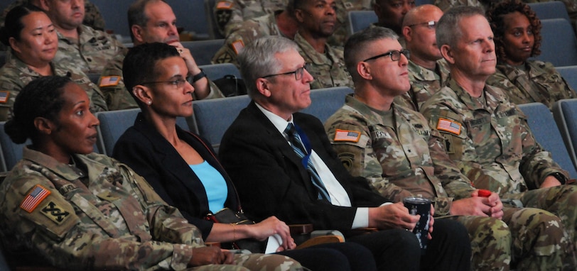 Senior military leaders observe Army Reserve finance exercise