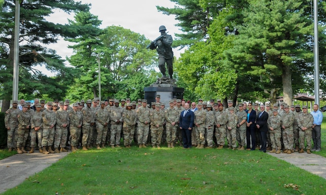 Senior military leaders observe Army Reserve finance exercise