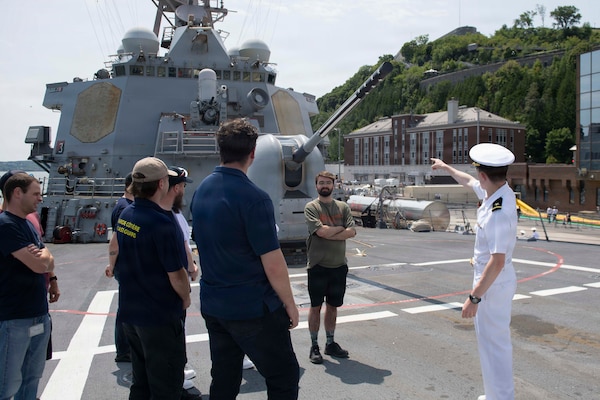 USS Mahan Hosts Tours During Rendez-vous Naval de Quebec (RVNQ) 2026