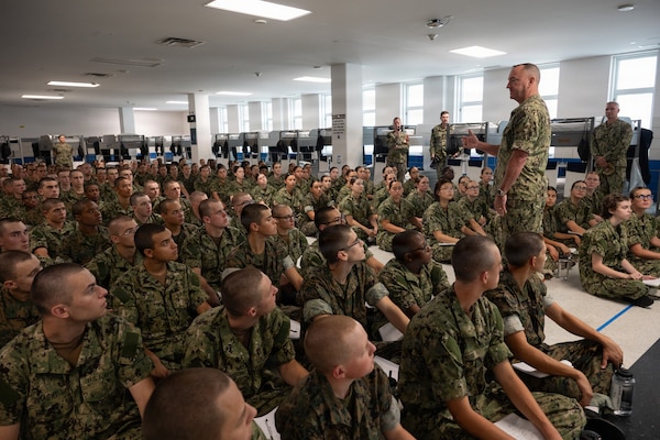 MCPON John Perryman visits Naval Station Great Lakes and Recruit Training Command