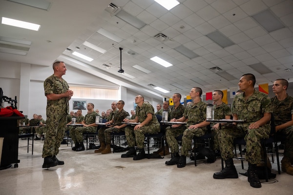 MCPON John Perryman visits Naval Station Great Lakes and Recruit Training Command