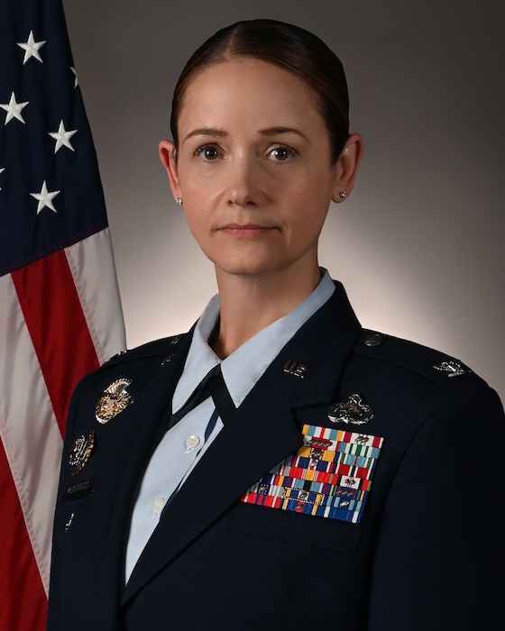 MILITARY OFFICIAL PHOTO OF COLONEL JENNIFER A. MCGINNISS OFFICIAL