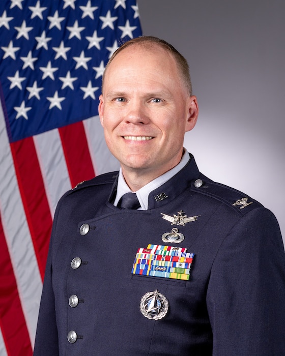 Portrait photo for Col. Steven Slagle, Space Base Delta 3 Commander, Los Angeles Air Force Base, Calif.