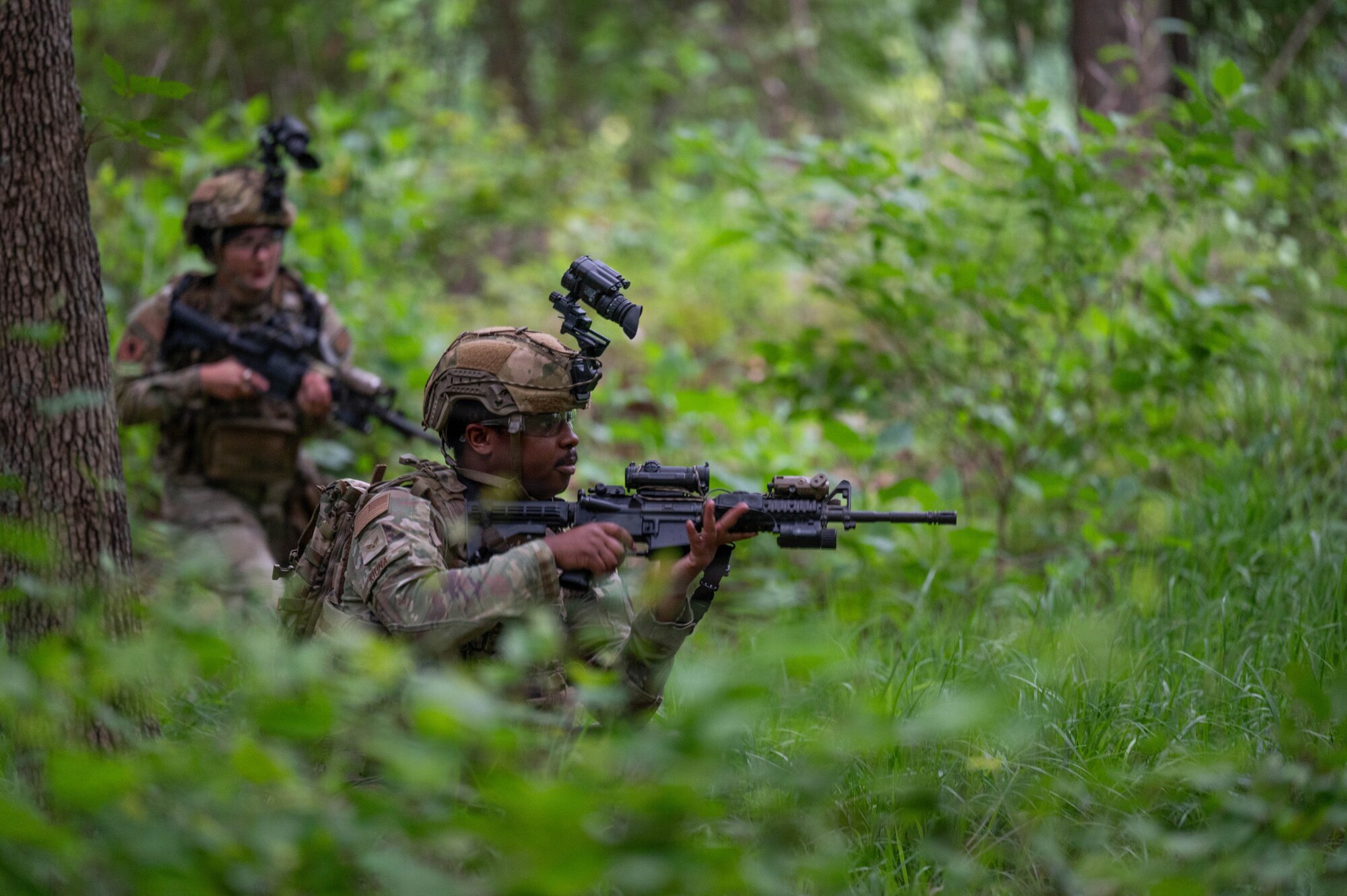 Airmen conduct near-ambush reaction training.